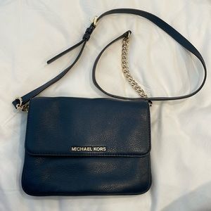 Michael kors navy blue cross body